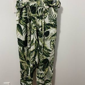 Pants with leaf design